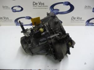 Gebruikte Versnellingsbak Peugeot 406 Coupé (8C) 2.2 HDI 16V FAP Prijs € 350,00 Margeregeling aangeboden door De Vos Autodemontagebedrijf
