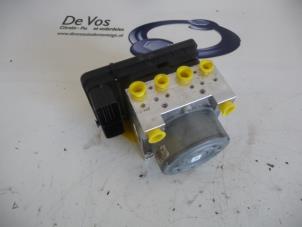 Gebruikte ABS Pomp Peugeot 208 I (CA/CC/CK/CL) 1.2 Vti 12V PureTech 82 Prijs € 160,00 Margeregeling aangeboden door De Vos Onderdelen