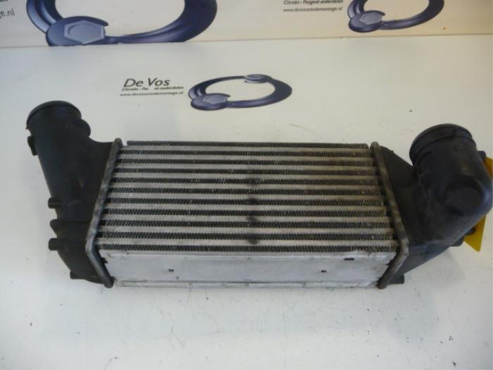 Gebruikte Intercooler Peugeot 308 Prijs € 80,00 Margeregeling aangeboden door De Vos Onderdelen