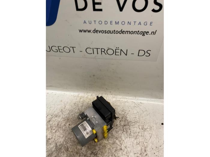 Gebruikte ABS Pomp Fiat Ducato Prijs € 250,00 Margeregeling aangeboden door De Vos Onderdelen