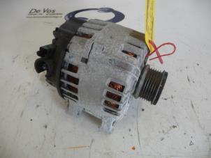 Gebruikte Dynamo Peugeot 207 Prijs € 100,00 Margeregeling aangeboden door De Vos Onderdelen
