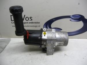 Gebruikte Pomp Servo Peugeot 3008 I (0U/HU) 1.6 HDiF 16V Prijs € 160,00 Margeregeling aangeboden door De Vos Onderdelen