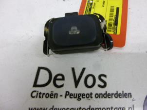 Gebruikte Regensensor Peugeot 3008 I (0U/HU) 2.0 HDiF 16V Prijs € 50,00 Margeregeling aangeboden door De Vos Autodemontagebedrijf