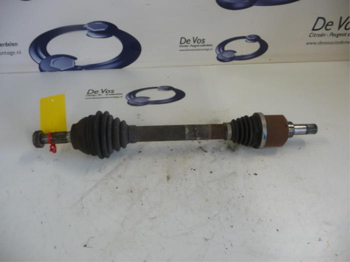 Aandrijfas links-voor van een Citroen Berlingo 2014