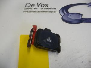 Gebruikte Sensor regen Peugeot RCZ Prijs € 70,00 Margeregeling aangeboden door De Vos Autodemontagebedrijf