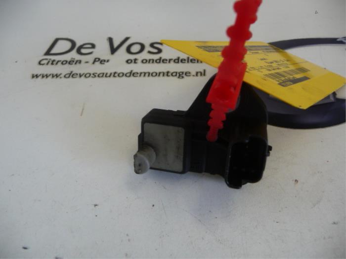 Begagnade BDP Sensor Peugeot 508 Pris € 15,00 Marginaltabell erbjuds av De Vos Onderdelen