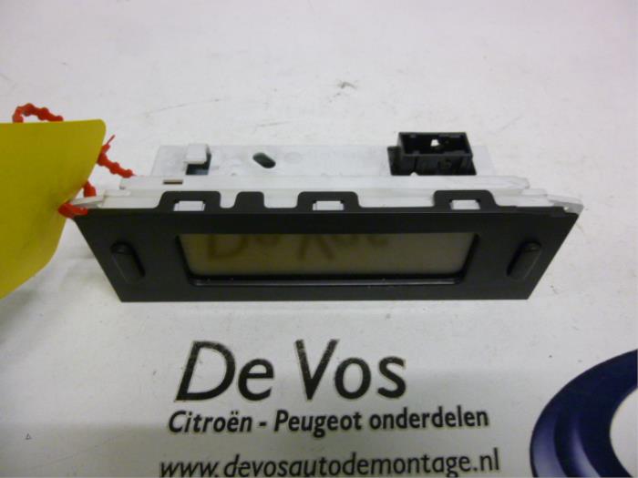 Gebruikte Display Interieur Peugeot 807 2.0 HDi 16V Prijs € 70,00 Margeregeling aangeboden door De Vos Onderdelen