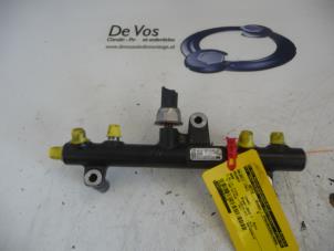 Gebruikte Injector brug Peugeot 3008 Prijs € 80,00 Margeregeling aangeboden door De Vos Onderdelen