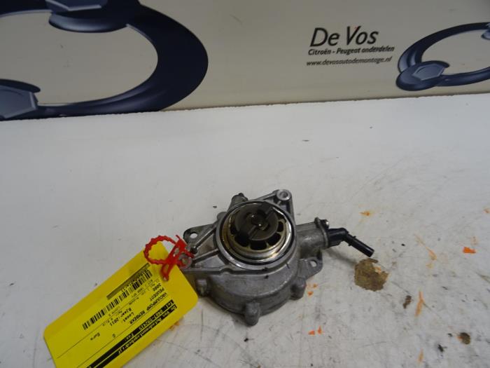 Vacuumpomp Rembekrachtiging van een Peugeot 3008 2013