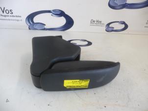 Gebruikte Armleuning Citroen DS3 Prijs € 70,00 Margeregeling aangeboden door De Vos Onderdelen