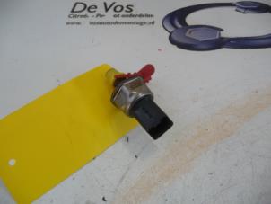 Gebruikte Brandstofdruk sensor Peugeot 3008 Prijs € 25,00 Margeregeling aangeboden door De Vos Onderdelen