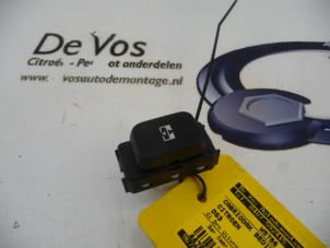 Gebruikte Cabriodak Bediening Citroen DS3 Prijs € 15,00 Margeregeling aangeboden door De Vos Autodemontagebedrijf