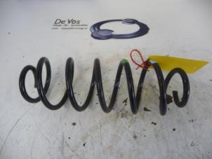Gebruikte Schroefveer achter Citroen DS3 Prijs € 35,00 Margeregeling aangeboden door De Vos Onderdelen