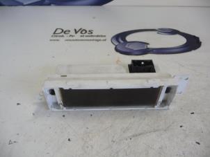 Gebruikte Display Interieur Peugeot 406 (8B) 1.8 16V Prijs € 80,00 Margeregeling aangeboden door De Vos Onderdelen
