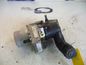 Gebruikte Pomp Servo Peugeot 508 Prijs € 250,00 Margeregeling aangeboden door De Vos Onderdelen