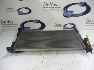 Gebruikte Radiateur Peugeot Bipper Prijs € 55,00 Margeregeling aangeboden door De Vos Onderdelen