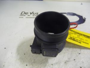 Gebruikte Luchthoeveelheidsmeter Peugeot 508 (8D) 2.0 HDiF 16V Prijs € 55,00 Margeregeling aangeboden door De Vos Onderdelen