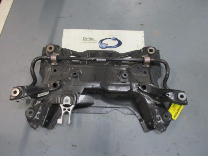 Gebruikte Subframe Peugeot 508 SW (8E/8U) 1.6 e-HDi 16V Prijs € 200,00 Margeregeling aangeboden door De Vos Onderdelen
