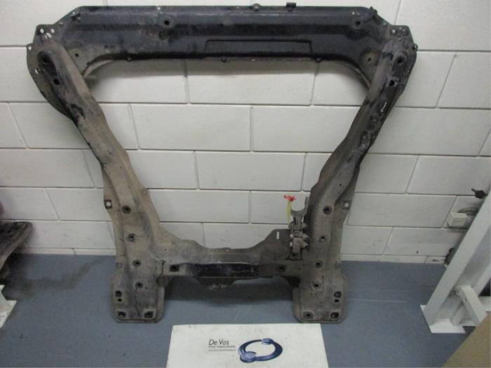 Gebruikte Subframe Peugeot 807 2.0 HDi 16V 120 Prijs € 160,00 Margeregeling aangeboden door De Vos Onderdelen