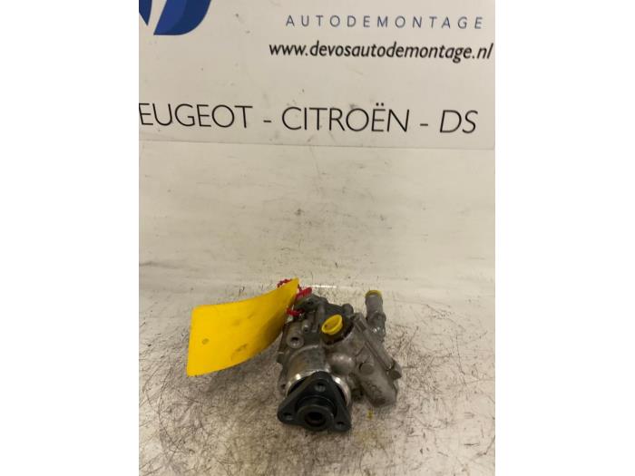 Gebruikte Servopomp Peugeot 607 (9D/U) 2.7 HDi V6 24V Prijs € 135,00 Margeregeling aangeboden door De Vos Onderdelen