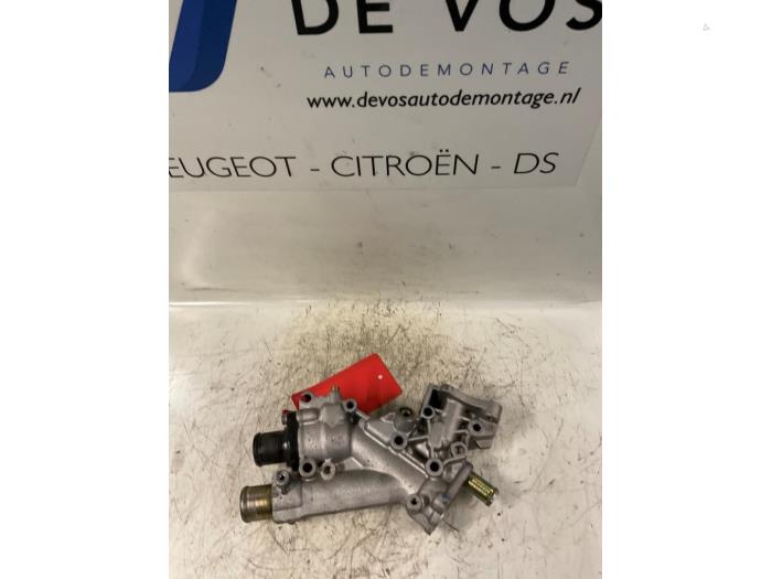 Gebruikte Thermostaathuis Peugeot 407 (6D) 1.8 16V Prijs € 25,00 Margeregeling aangeboden door De Vos Onderdelen