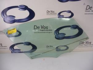 Gebruikte Portierruit 4Deurs rechts-voor Peugeot 508 Prijs € 45,00 Margeregeling aangeboden door De Vos Onderdelen