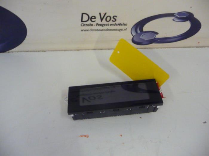 Gebruikte Display Interieur Citroen DS3 Prijs € 80,00 Margeregeling aangeboden door De Vos Onderdelen