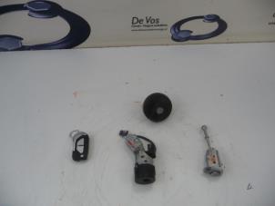 Gebruikte Set Cilindersloten (compleet) Citroen DS3 Prijs € 80,00 Margeregeling aangeboden door De Vos Autodemontagebedrijf