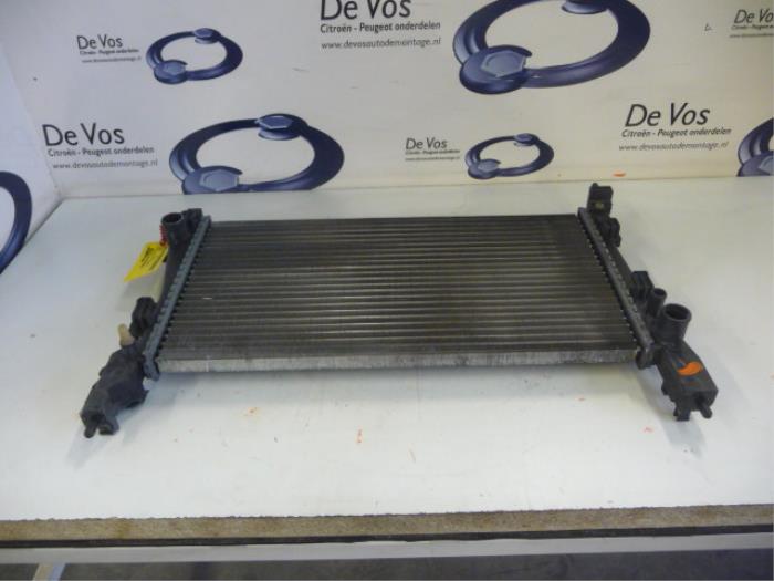 Gebruikte Radiateur Peugeot Bipper Prijs € 55,00 Margeregeling aangeboden door De Vos Onderdelen