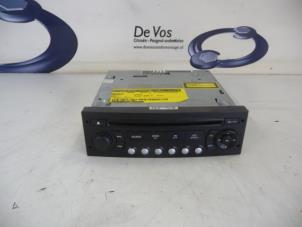 Gebruikte Radio CD Speler Peugeot 307 (3A/C/D) 1.6 16V Prijs € 50,00 Margeregeling aangeboden door De Vos Autodemontagebedrijf