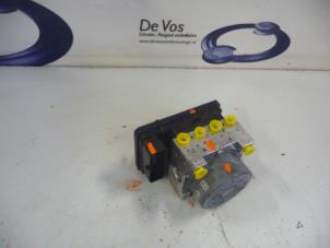 Gebruikte ABS Pomp Peugeot 208 Prijs € 160,00 Margeregeling aangeboden door De Vos Onderdelen
