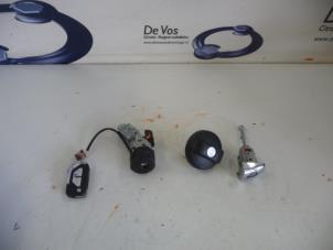 Gebruikte Cilinderslotenset (compleet) Citroen DS3 Prijs € 80,00 Margeregeling aangeboden door De Vos Autodemontagebedrijf