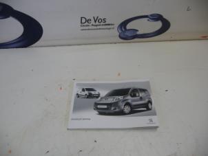Gebruikte Instructie Boekje Peugeot Bipper (AA) 1.3 HDI Prijs € 15,00 Margeregeling aangeboden door De Vos Autodemontagebedrijf