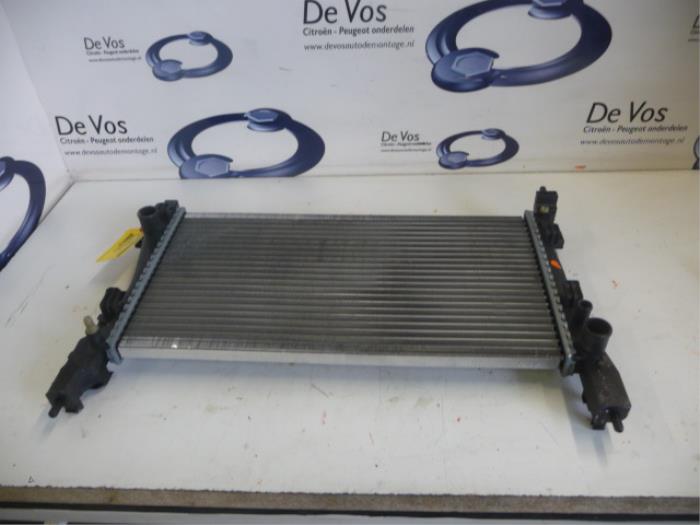 Gebruikte Radiateur Peugeot Bipper (AA) 1.3 HDI Prijs € 55,00 Margeregeling aangeboden door De Vos Onderdelen