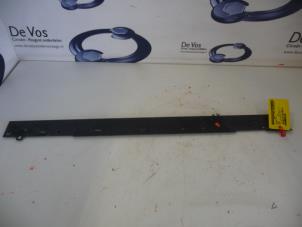 Gebruikte Radiateurbalk Peugeot Bipper (AA) 1.3 HDI Prijs € 10,00 Margeregeling aangeboden door De Vos Onderdelen