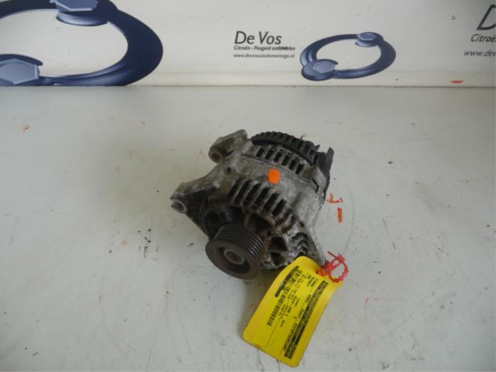 Gebruikte Dynamo Peugeot 306 (7D) 2.0 Prijs € 55,00 Margeregeling aangeboden door De Vos Onderdelen