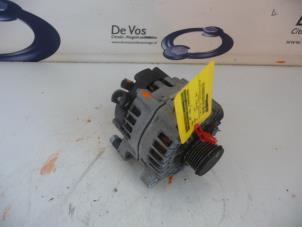 Gebruikte Dynamo Peugeot 407 Prijs € 80,00 Margeregeling aangeboden door De Vos Onderdelen