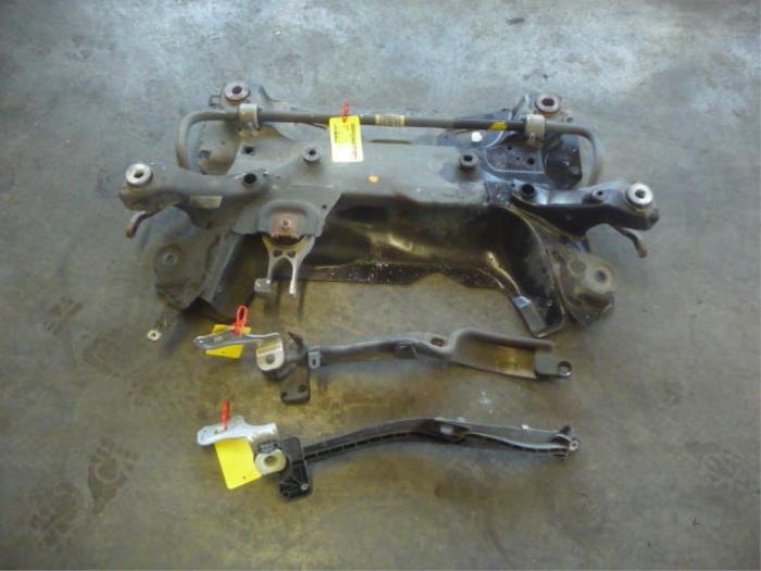 Gebruikte Subframe Peugeot 508 (8D) 1.6 THP 16V Prijs € 200,00 Margeregeling aangeboden door De Vos Onderdelen
