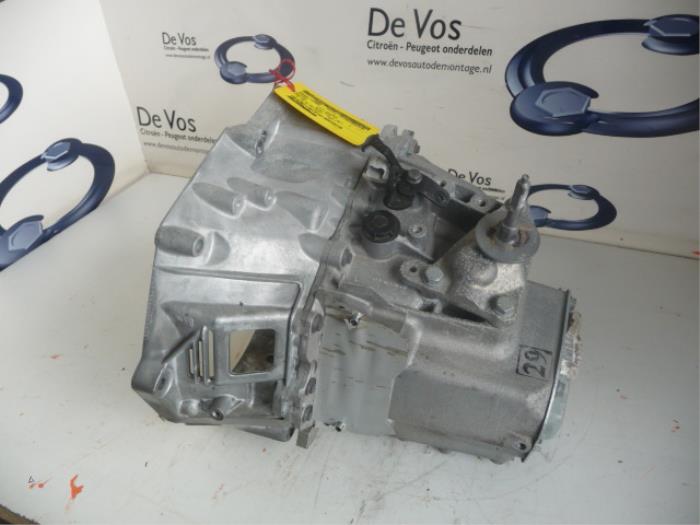 Versnellingsbak van een Citroën Berlingo 1.6 BlueHDI 100 2016