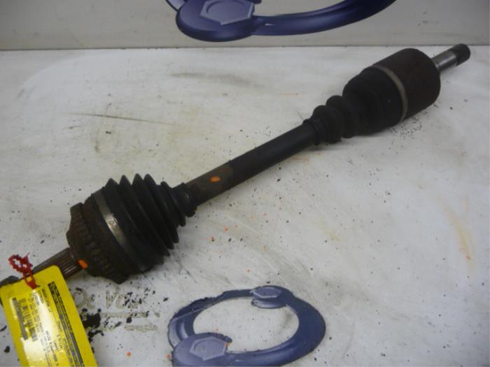 Gebruikte Aandrijfas links-voor Citroen Evasion 2.0 CT SX,VSX Turbo Prijs € 70,00 Margeregeling aangeboden door De Vos Onderdelen