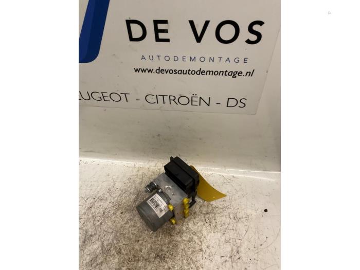 Gebruikte ABS Pomp Peugeot Boxer (U9) 2.2 HDi 120 Euro 4 Prijs € 135,00 Margeregeling aangeboden door De Vos Onderdelen