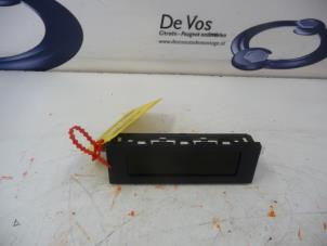 Gebruikte Display Interieur Citroen C2 Prijs € 45,00 Margeregeling aangeboden door De Vos Onderdelen