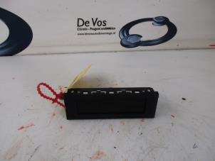 Gebruikte Display Interieur Citroen C2 Prijs € 45,00 Margeregeling aangeboden door De Vos Onderdelen