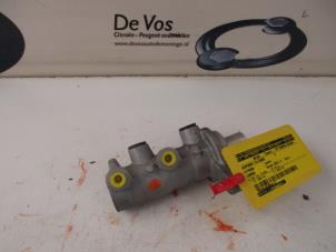Gebruikte Hoofdremcilinder Citroen Jumper (U9) 2.2 HDi 100 Prijs € 70,00 Margeregeling aangeboden door De Vos Onderdelen