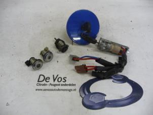 Gebruikte Set Cilindersloten (compleet) Citroen Saxo 1.5 D Prijs € 70,00 Margeregeling aangeboden door De Vos Autodemontagebedrijf