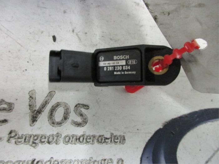 Gebruikte Map Sensor (inlaatspruitstuk) Citroen Berlingo Cinqspace, Multispace 1.8 Prijs € 35,00 Margeregeling aangeboden door De Vos Onderdelen