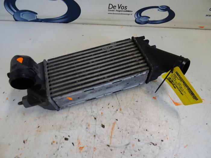 Gebruikte Intercooler Citroen C4 Picasso Prijs € 90,00 Margeregeling aangeboden door De Vos Onderdelen