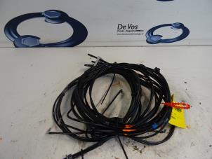 Gebruikte Cabriodak leiding hydraulisch Peugeot 308 Prijs € 250,00 Margeregeling aangeboden door De Vos Onderdelen