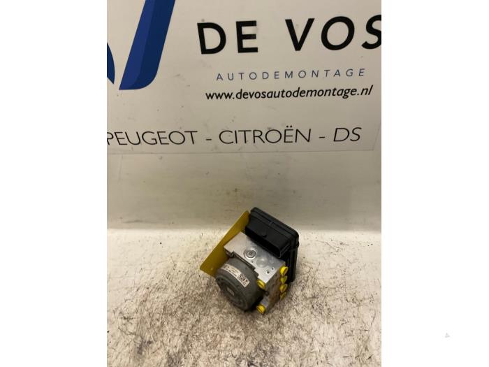 Gebruikte ABS Pomp Citroen DS3 Prijs € 250,00 Margeregeling aangeboden door De Vos Onderdelen