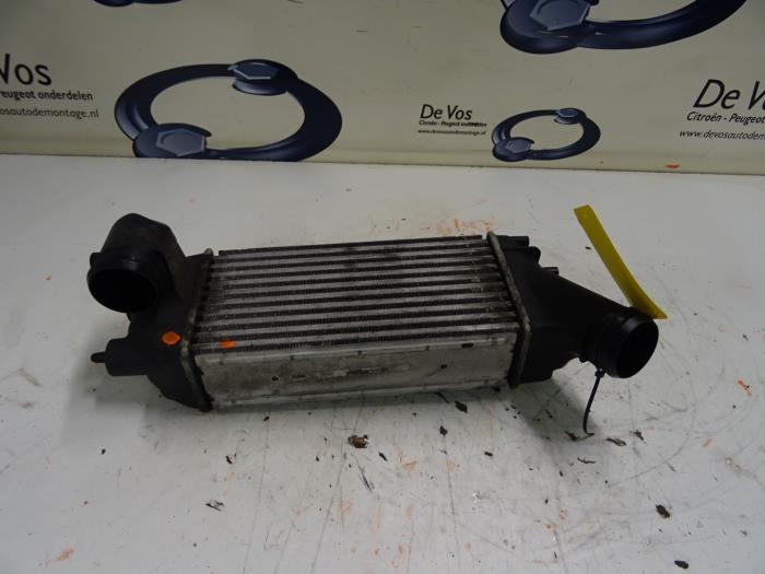 Gebruikte Intercooler Peugeot 308 Prijs € 80,00 Margeregeling aangeboden door De Vos Onderdelen